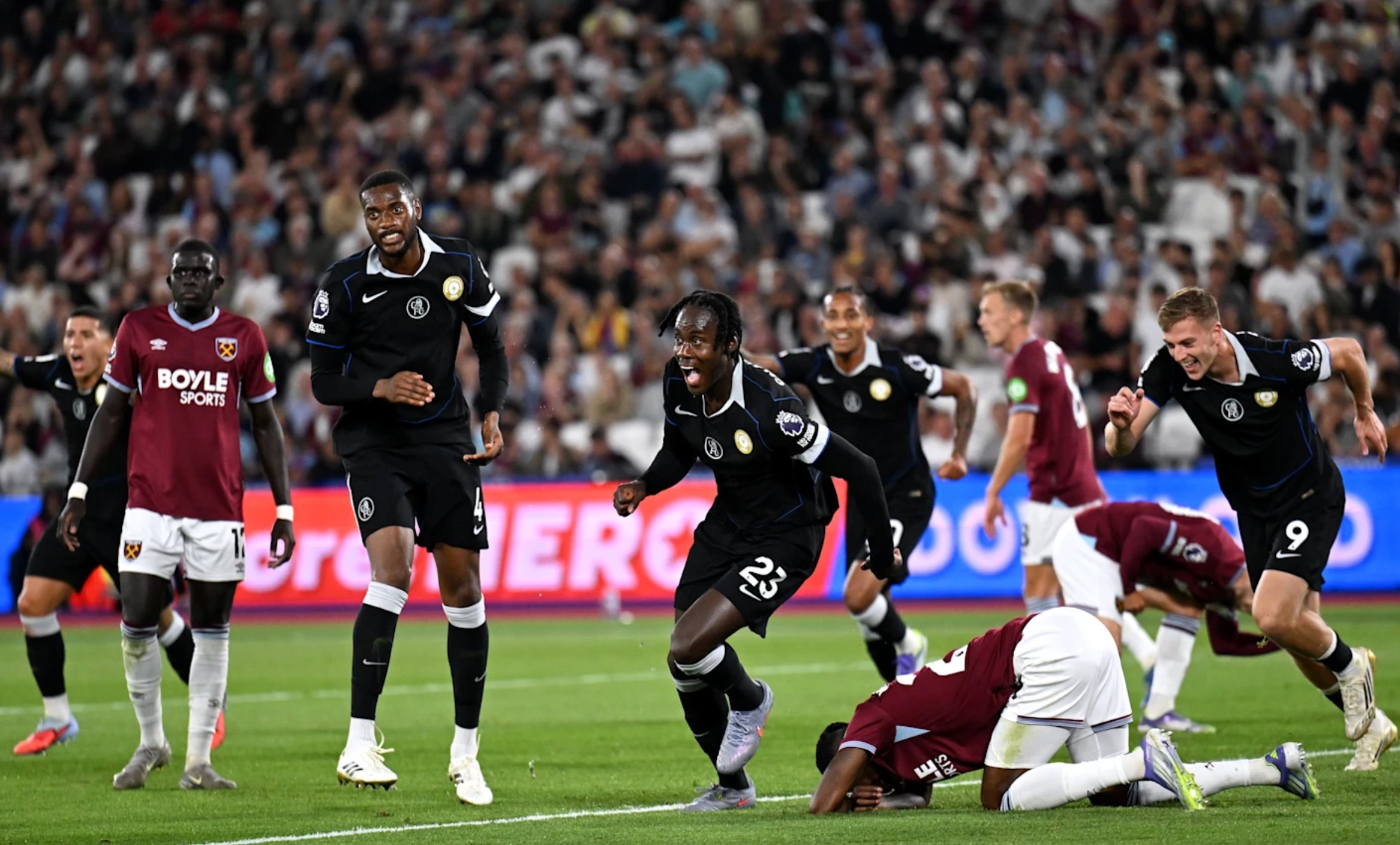 Thắng vùi dập chủ nhà West Ham 5-1, Chelsea lên đỉnh bảng Ngoại hạng Anh- Ảnh 8.