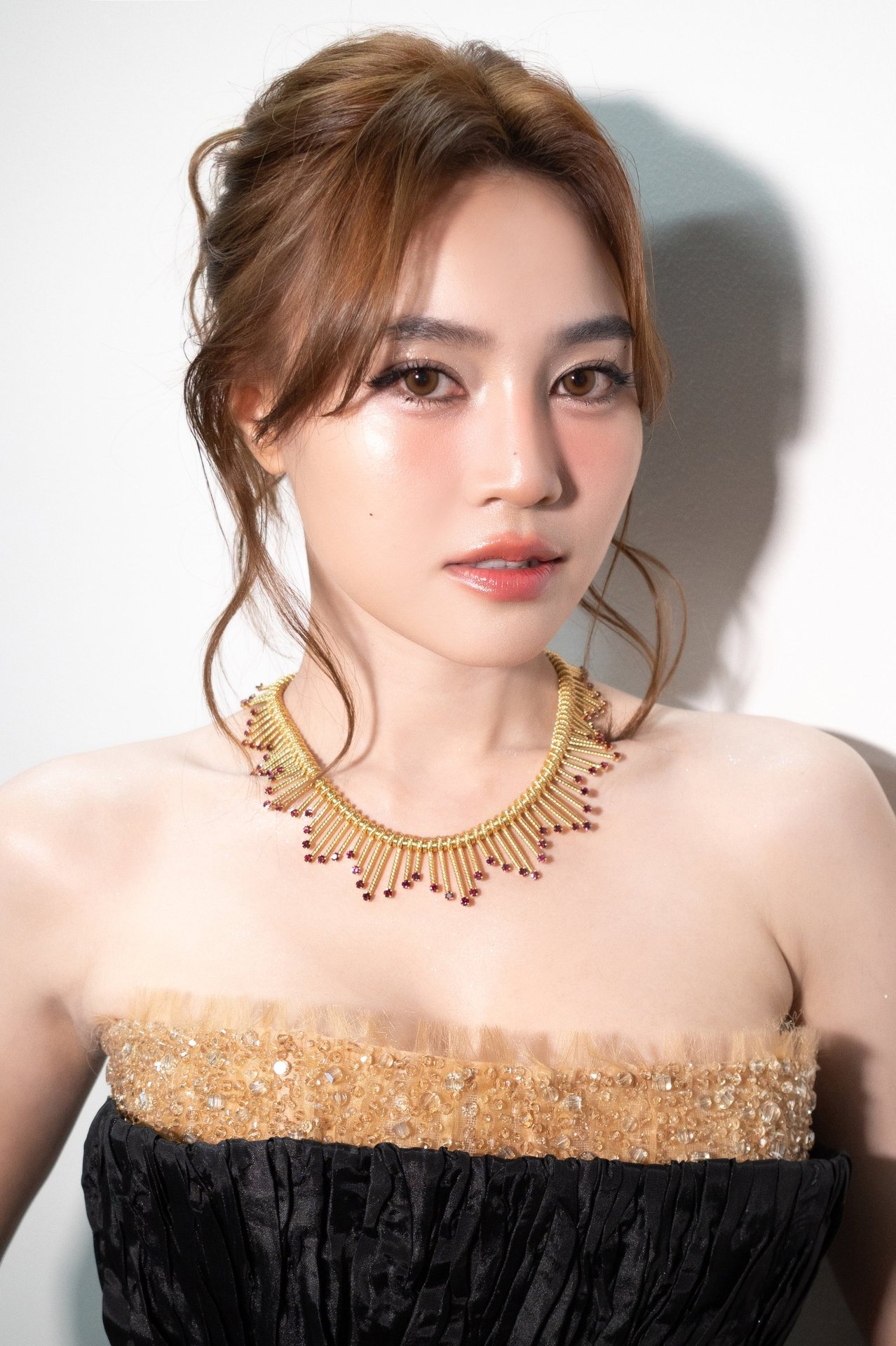 Ninh Dương Lan Ngọc gây sốt tại Thái Lan, visual
