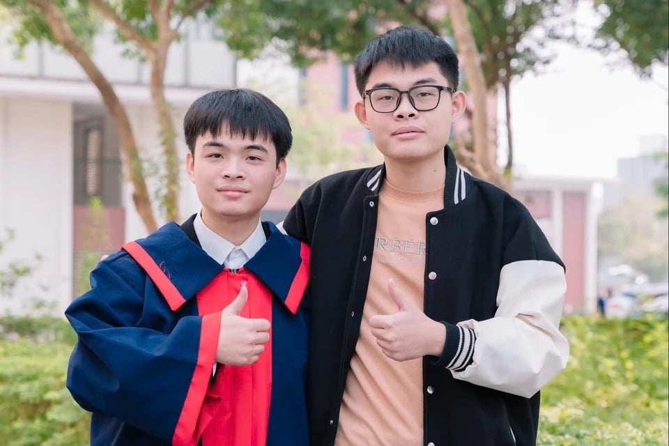 23-1755914604-loat-thu-khoa-nam-2025-do-truong-dai-hoc-nao.jpg