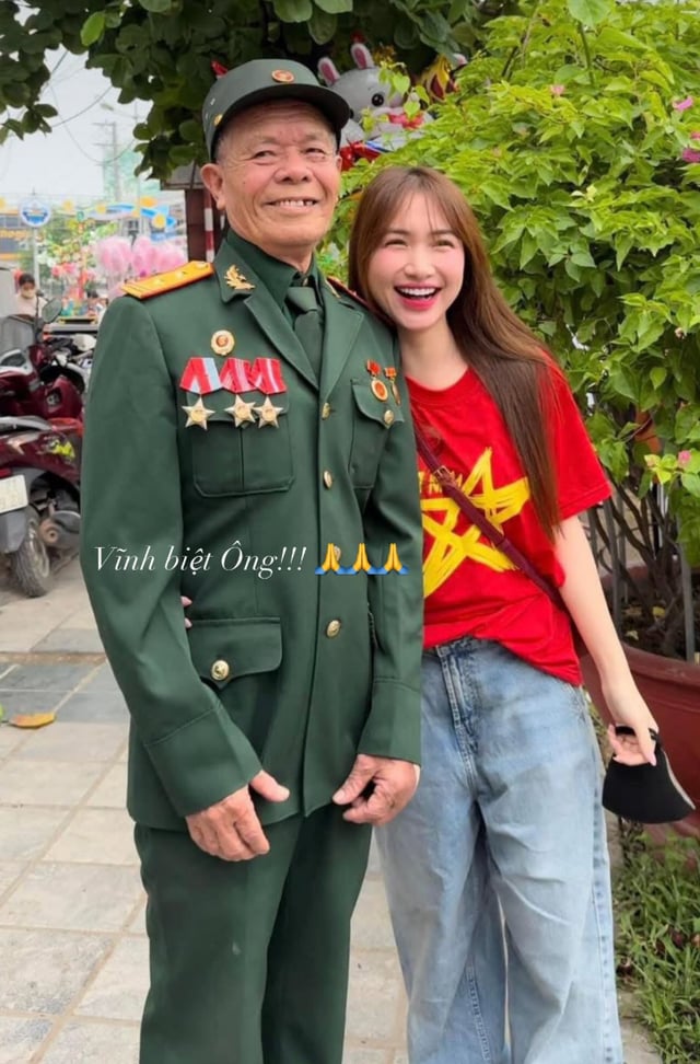 Hòa Minzy viết 1 câu ai nấy đọc cũng xót, lộ lịch trình dày đặc giữa lúc nhà có tang ông nội qua đời- Ảnh 4.