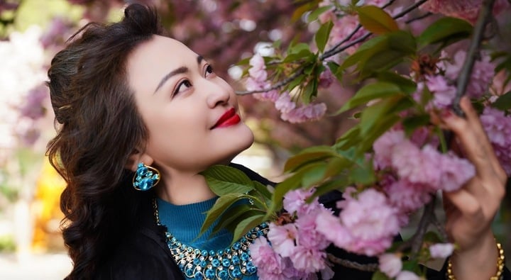 Cuộc sống tuổi U60 bên chồng tỷ phú của mỹ nhân gợi cảm nhất 