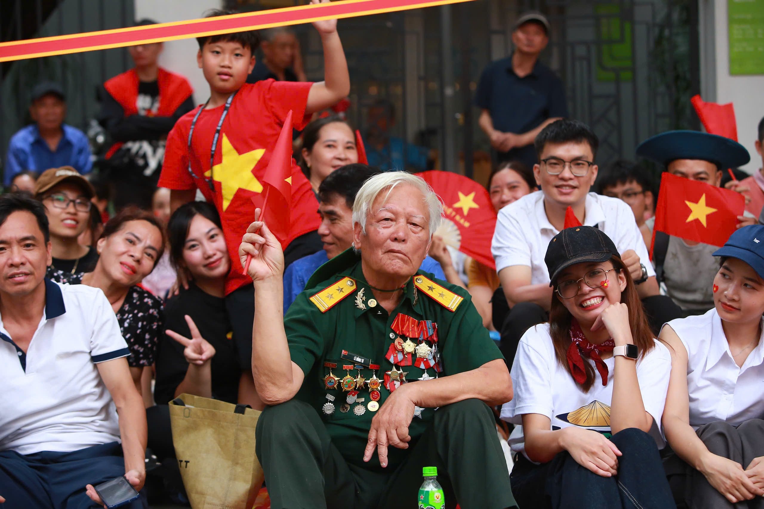 Cựu binh chiến trường Thành cổ Quảng Trị xúc động chờ xem tổng hợp luyện diễu binh - Ảnh 1.
