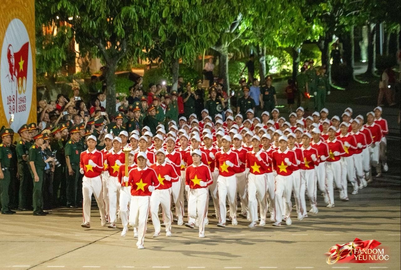 Những hình ảnh đầu tiên tuyệt đối điện ảnh trong buổi tổng hợp luyện diễu binh, diễu hành lần 2- Ảnh 4.