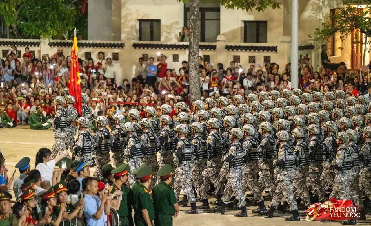 Những hình ảnh đầu tiên tuyệt đối điện ảnh trong buổi tổng hợp luyện diễu binh, diễu hành lần 2- Ảnh 7.