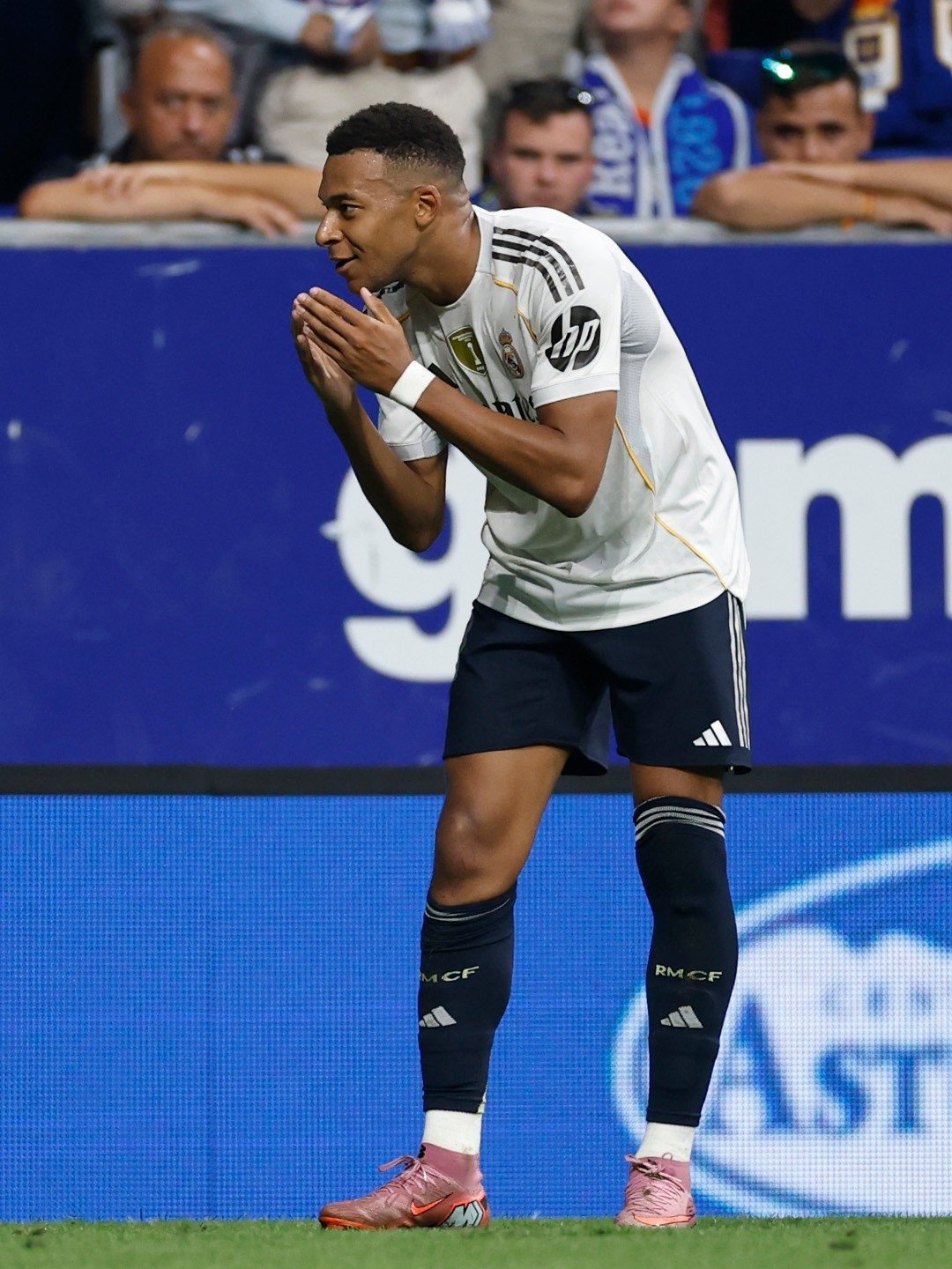 25-1756078701-mbappe-lap-cu-dup-real-madrid-bat-nat-tan-binh.jpg