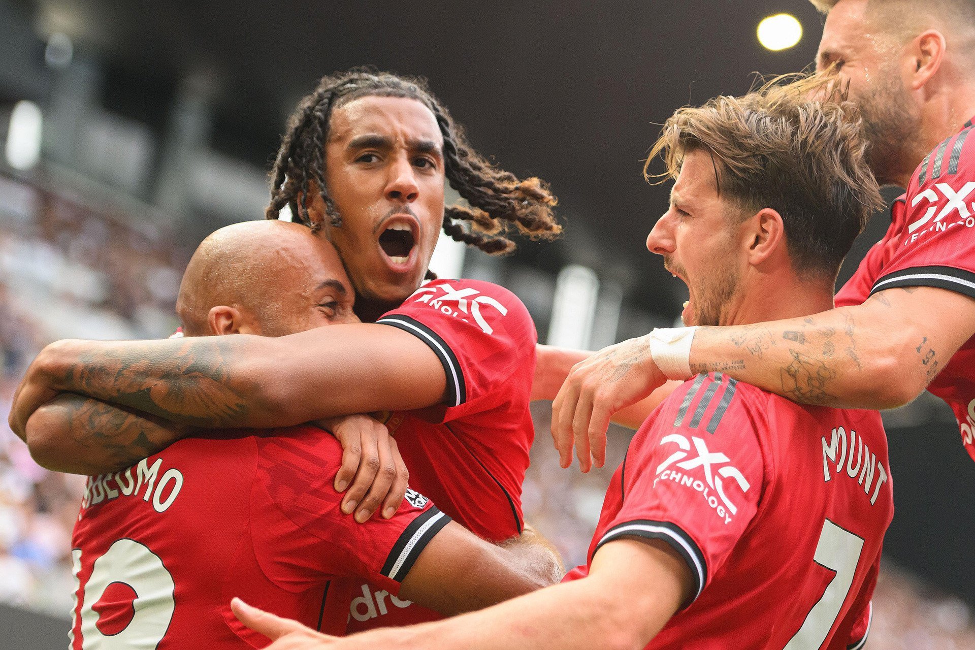 Alamy - Yoro Fulham MU.jpg