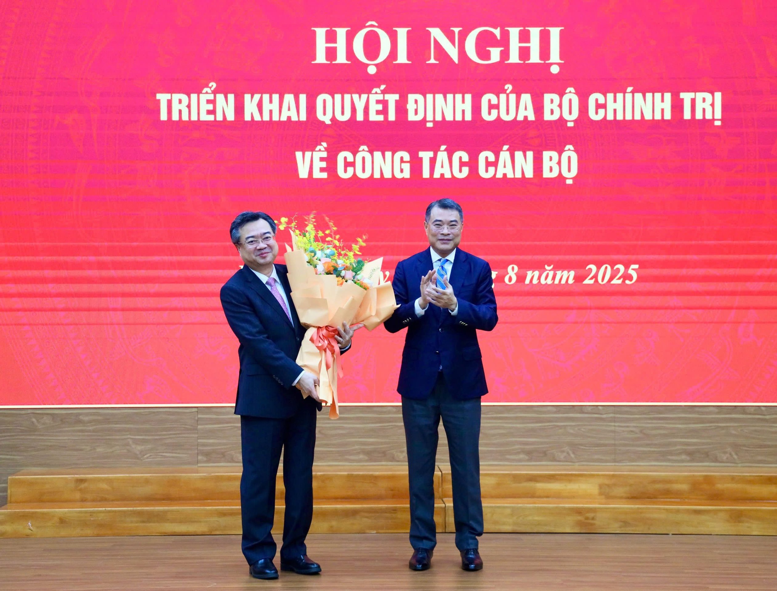 Trao quyết định bổ nhiệm ông Nguyễn Thanh Nghị làm Trưởng Ban Chính sách, chiến lược Trung ương- Ảnh 2.