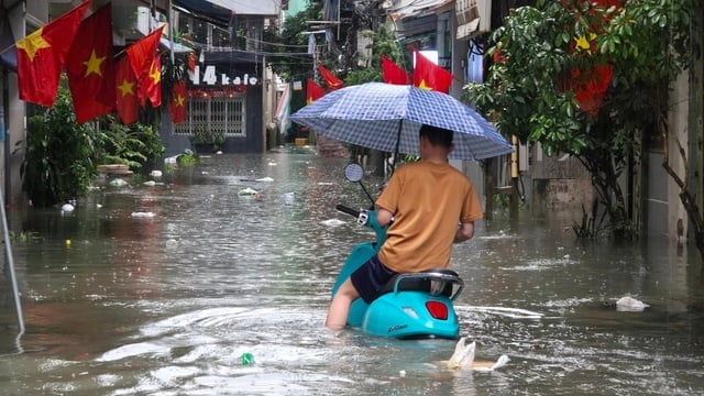 26-1756168895-ha-noi-sang-nay-mua-trang-troi-duong-nao-cung-ngap.jpg