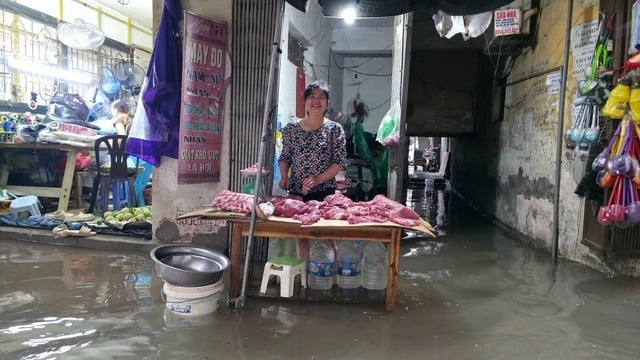 26-1756171068-ha-noi-sang-nay-mua-trang-troi-duong-nao-cung-ngap.jpg