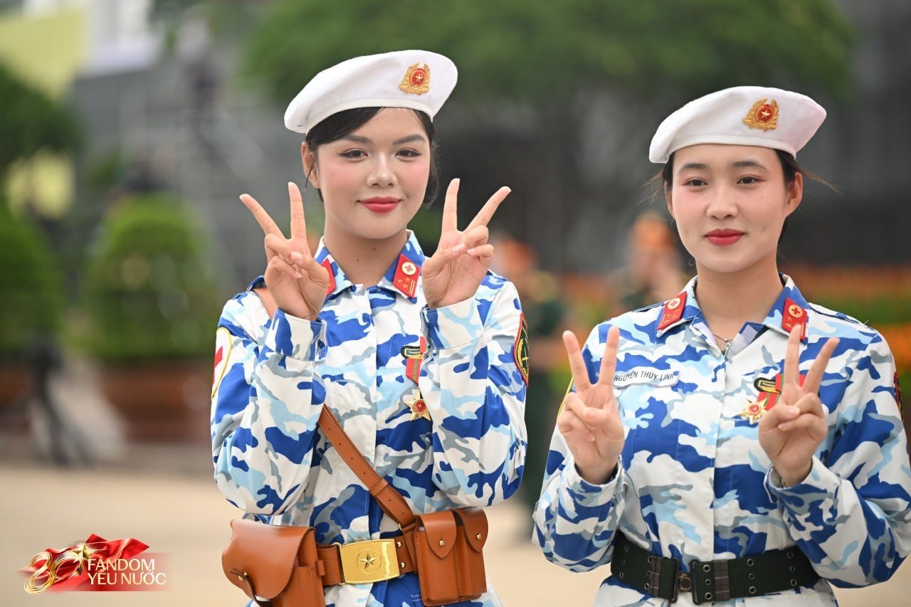 10 nữ quân nhân Việt Nam chỉ cần nở nụ cười là khuynh đảo mạng xã hội- Ảnh 3.