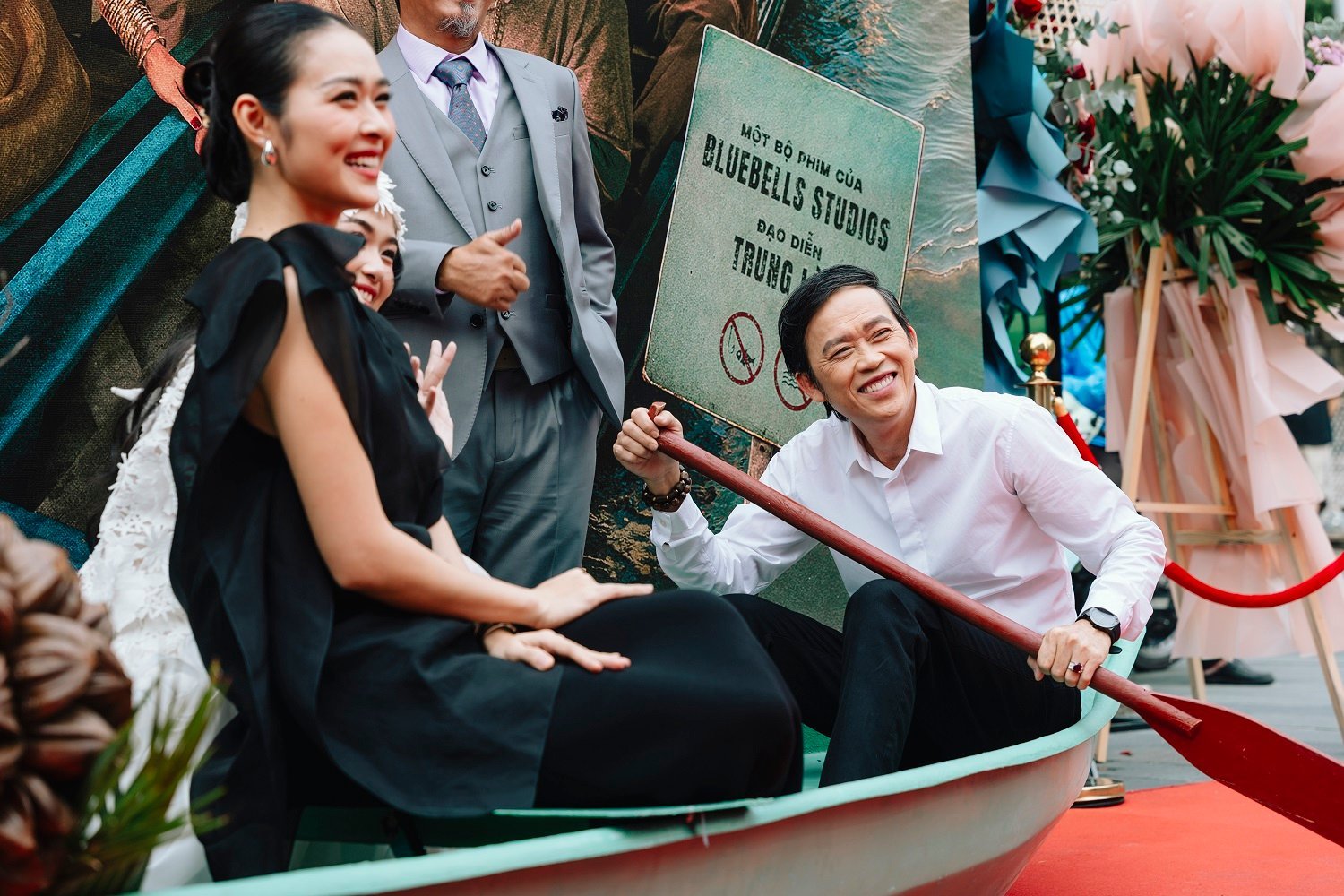 Hoài Linh: “Sáng vừa ngủ dậy thấy người quen gọi điện cho mẹ tôi hỏi, Hoài Linh bị gì vậy chị?” - Ảnh 1.