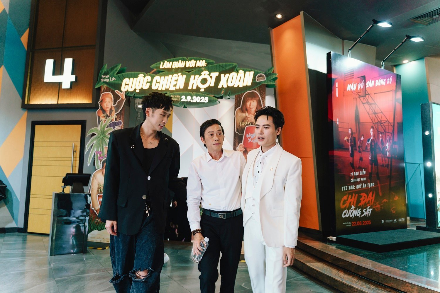 Hoài Linh: “Sáng vừa ngủ dậy thấy người quen gọi điện cho mẹ tôi hỏi, Hoài Linh bị gì vậy chị?” - Ảnh 2.