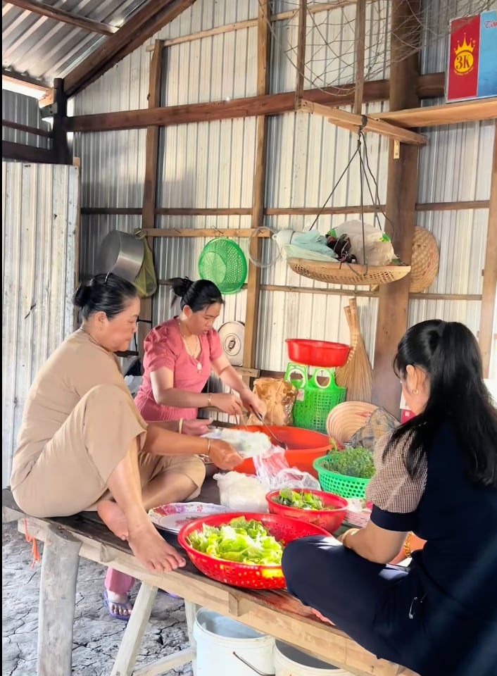 Đi đám giỗ miền Tây, nơi được hưởng nhiều 
