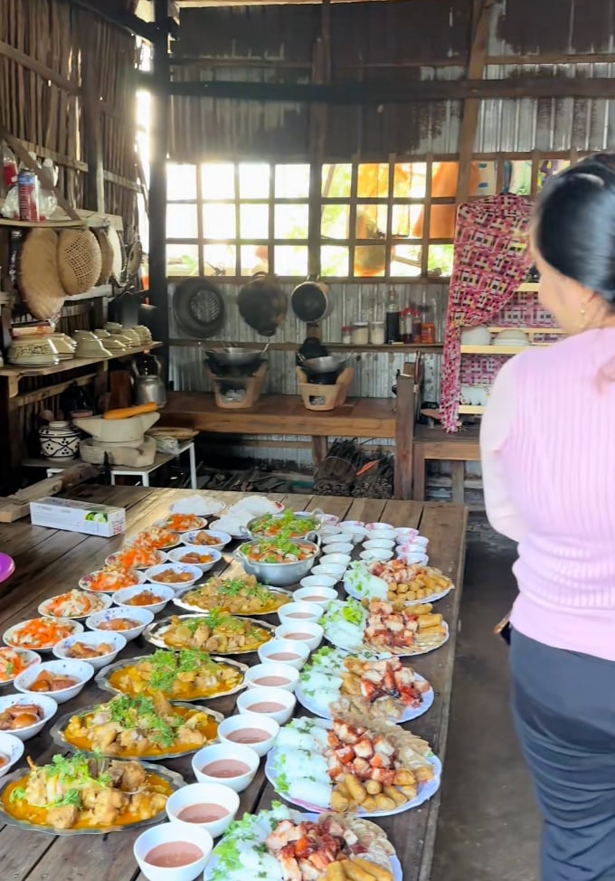 Đi đám giỗ miền Tây, nơi được hưởng nhiều 