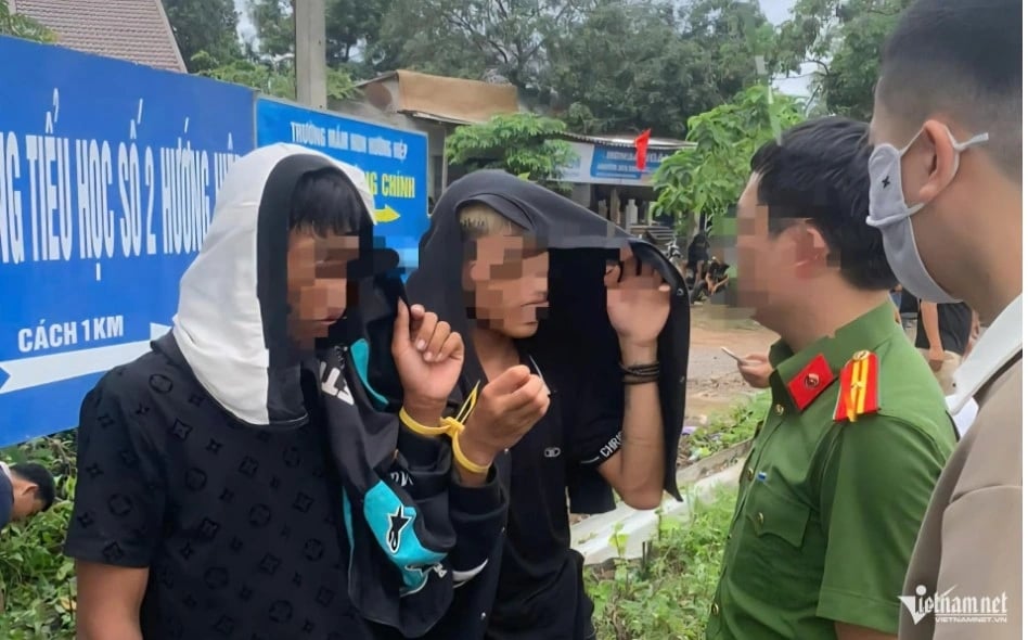 hoi chuyen nguoi la ben duong, nam thanh nien 23 tuoi bi ban vao bung tu vong hinh anh 1