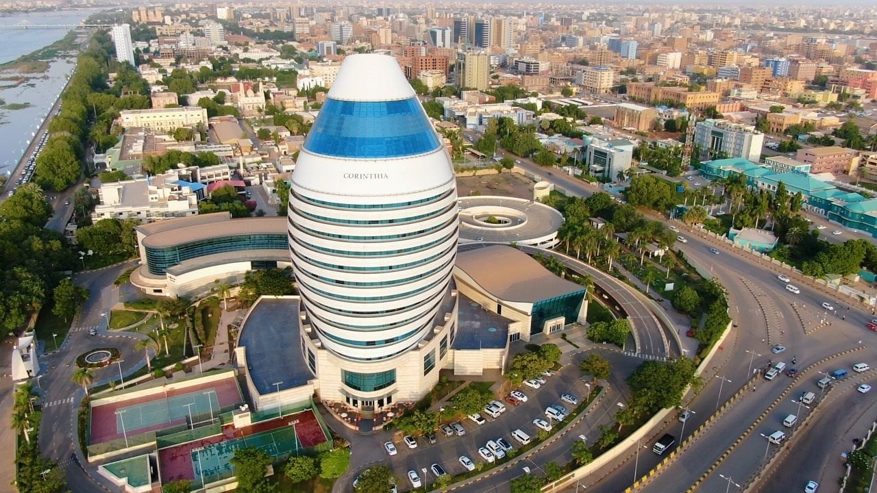 Đây là quốc gia có mức nợ cao nhất thế giới, vượt 250% GDP, tăng trưởng âm - Ảnh 1.