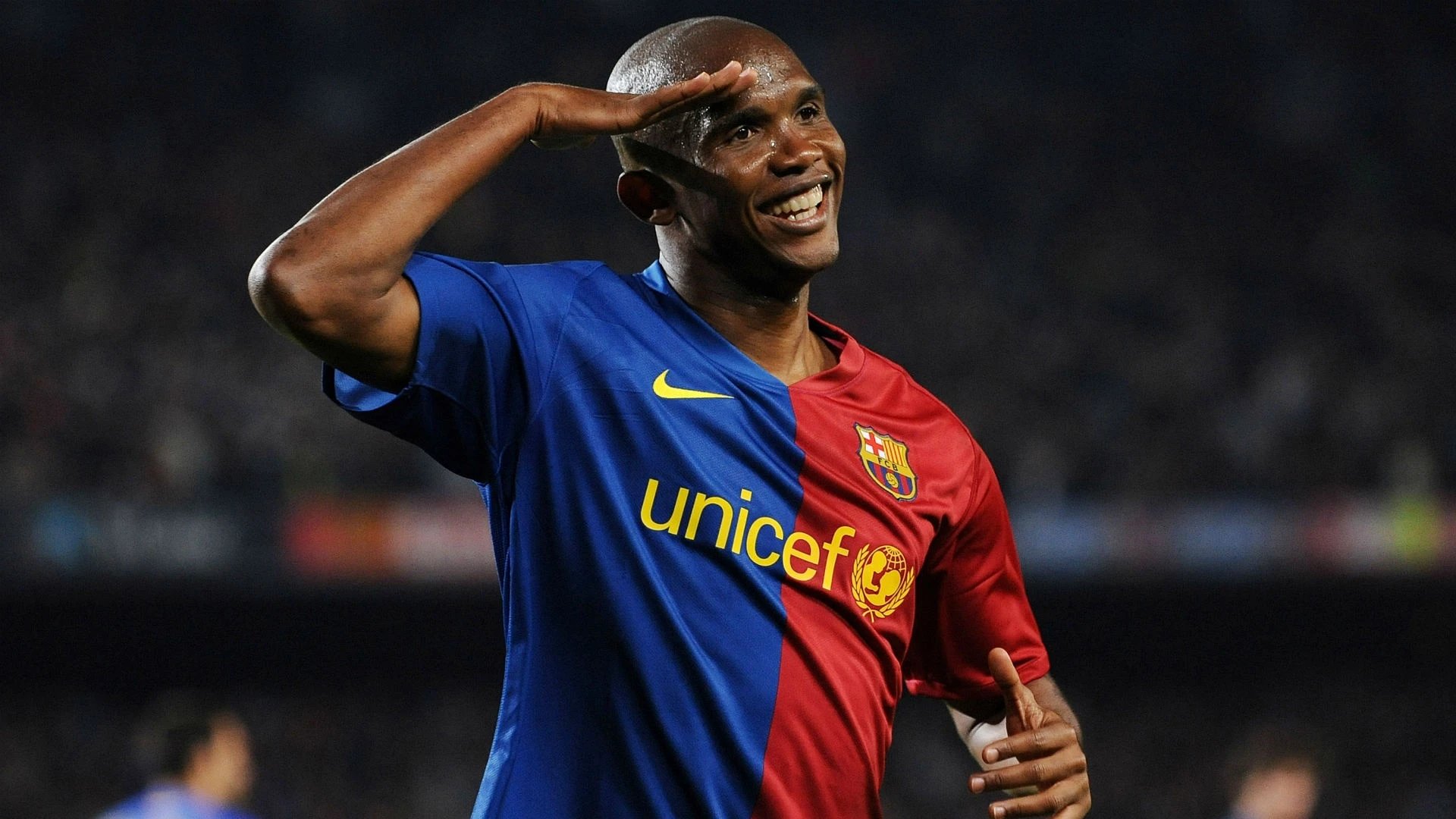 27-1756277363-etoo-va-con-dia-chan-de-doa-bong-da-cameroon.jpeg