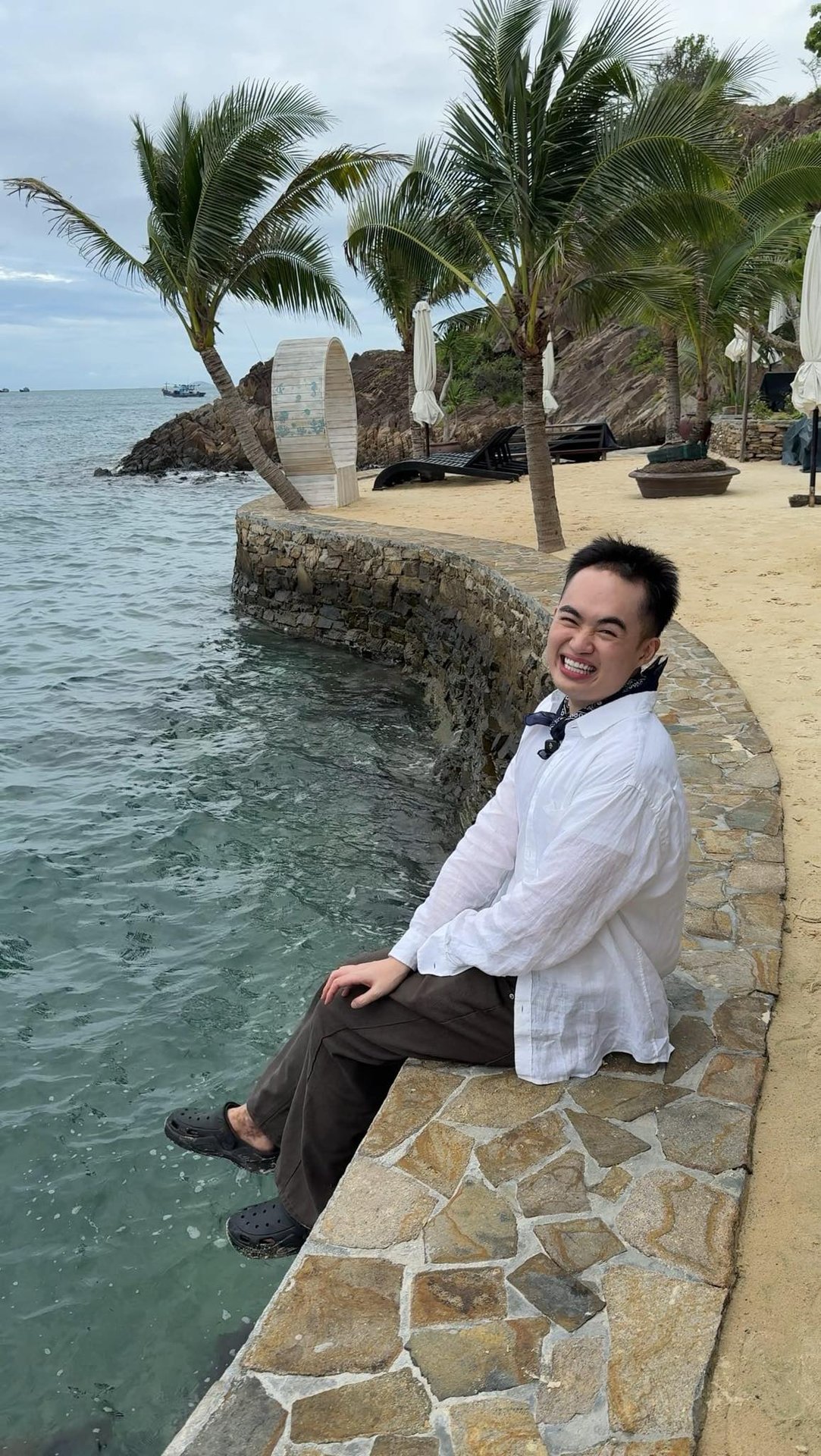 Tina Thảo Thi bị viêm mao mạch hoại tử: