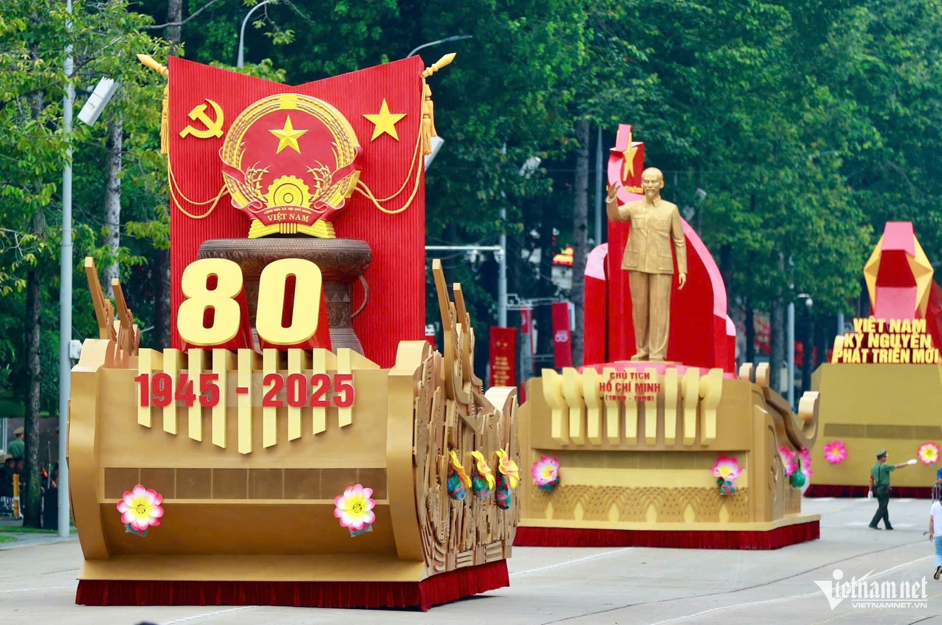 W-xe nghi trương.jpg