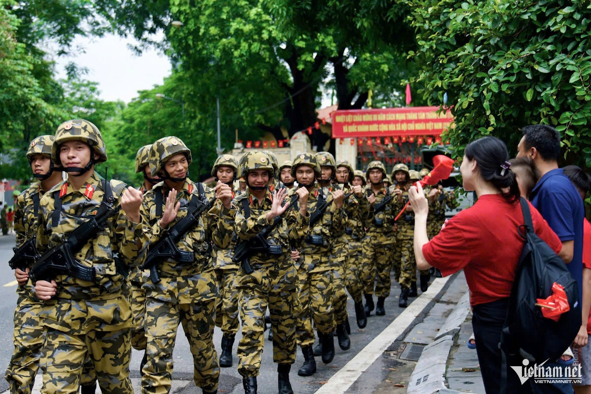 W-khoi cong an.jpg