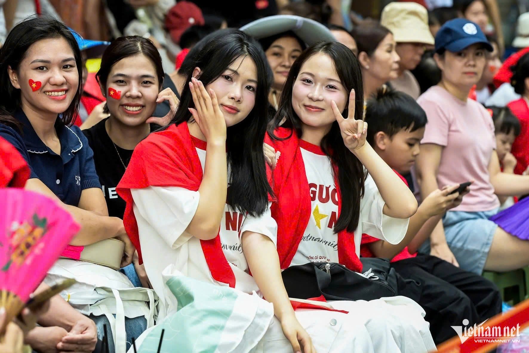 W-duyet binh.jpg