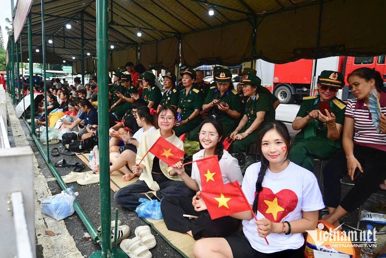 W-nhà bạt.jpg