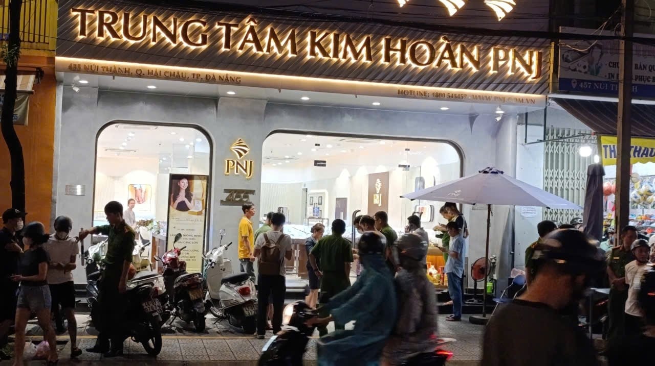 Hành trình hơn 14 giờ truy bắt nghi phạm người Mỹ cướp cửa hàng vàng ở Đà Nẵng- Ảnh 1.
