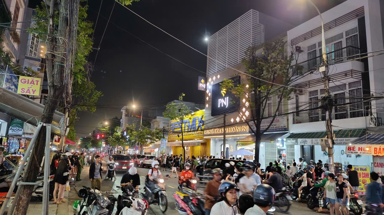Hành trình hơn 14 giờ truy bắt nghi phạm người Mỹ cướp cửa hàng vàng ở Đà Nẵng- Ảnh 2.