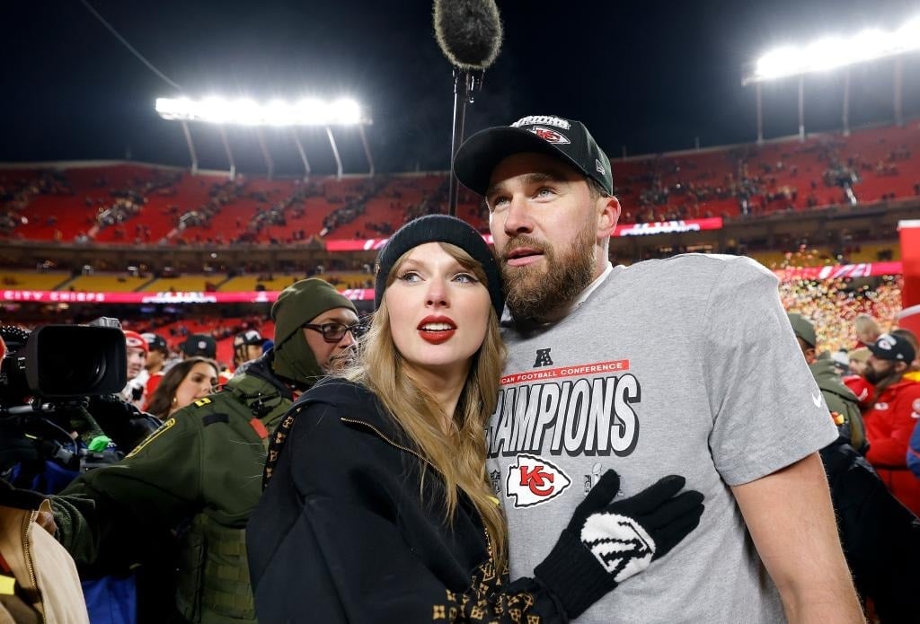 Hợp đồng tiền hôn nhân của Taylor Swift - Travis Kelce: Cầu thủ 1m96 chịu thiệt ký thỏa thuận