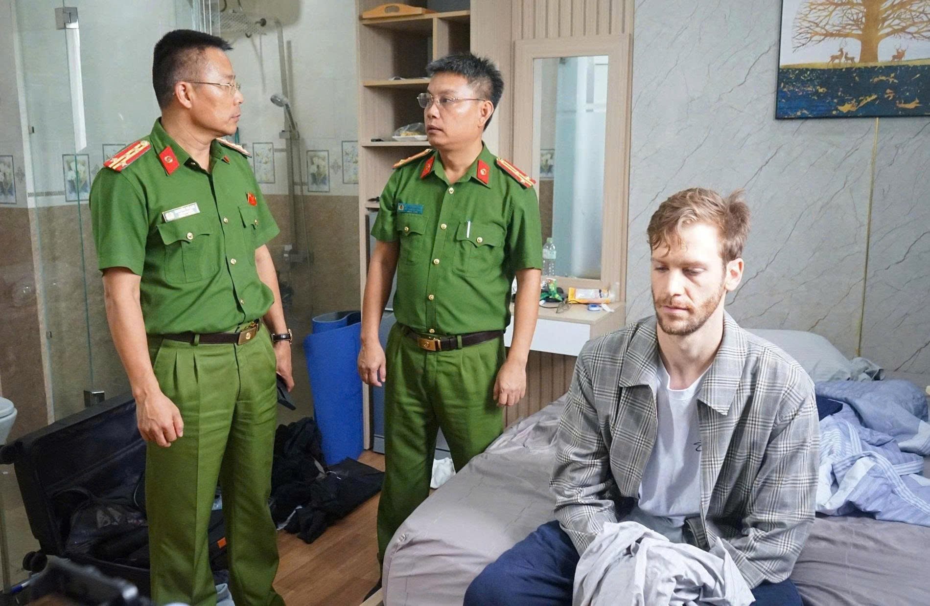 14 giờ nghẹt thở truy bắt kẻ ngoại quốc cướp tiệm vàng tại Đà Nẵng - Ảnh 3.