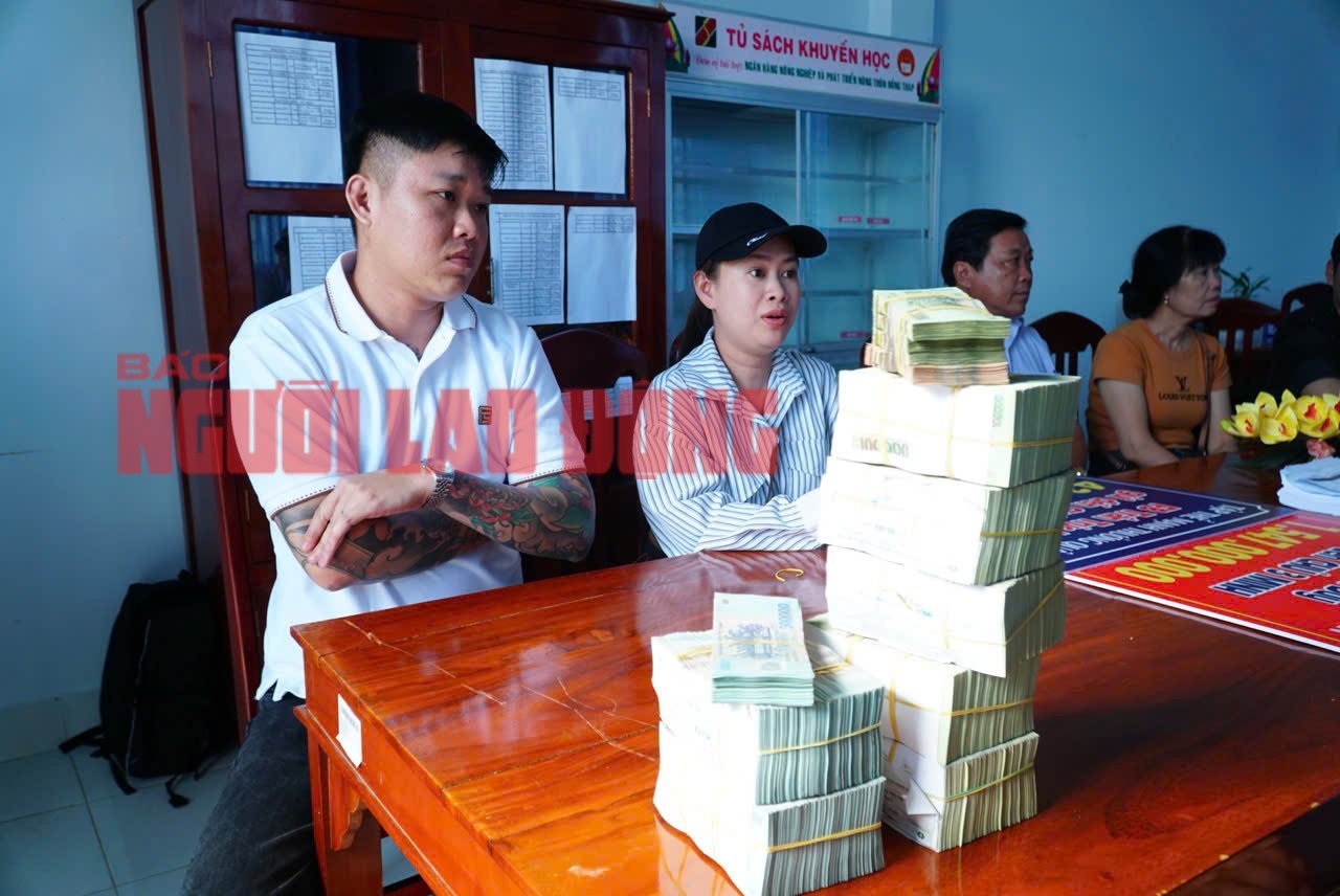 NÓNG: Ông Ba Minh nhận gần 1,6 tỉ đồng từ 2 Facebooker- Ảnh 6.