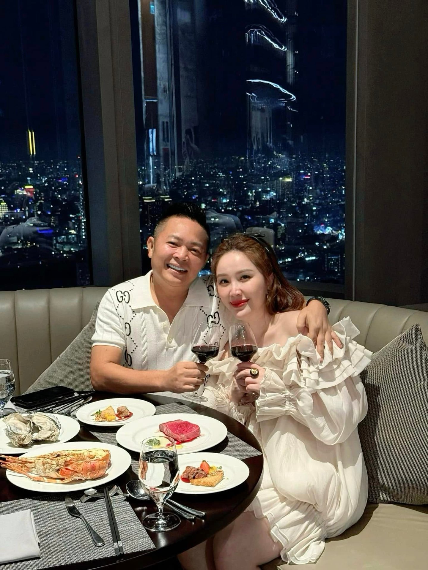 Nữ nghệ sĩ sở hữu biệt thự 2 mặt tiền ở TP.HCM, được đại gia chiều như công chúa, U40 đẹp căng tràn- Ảnh 3.