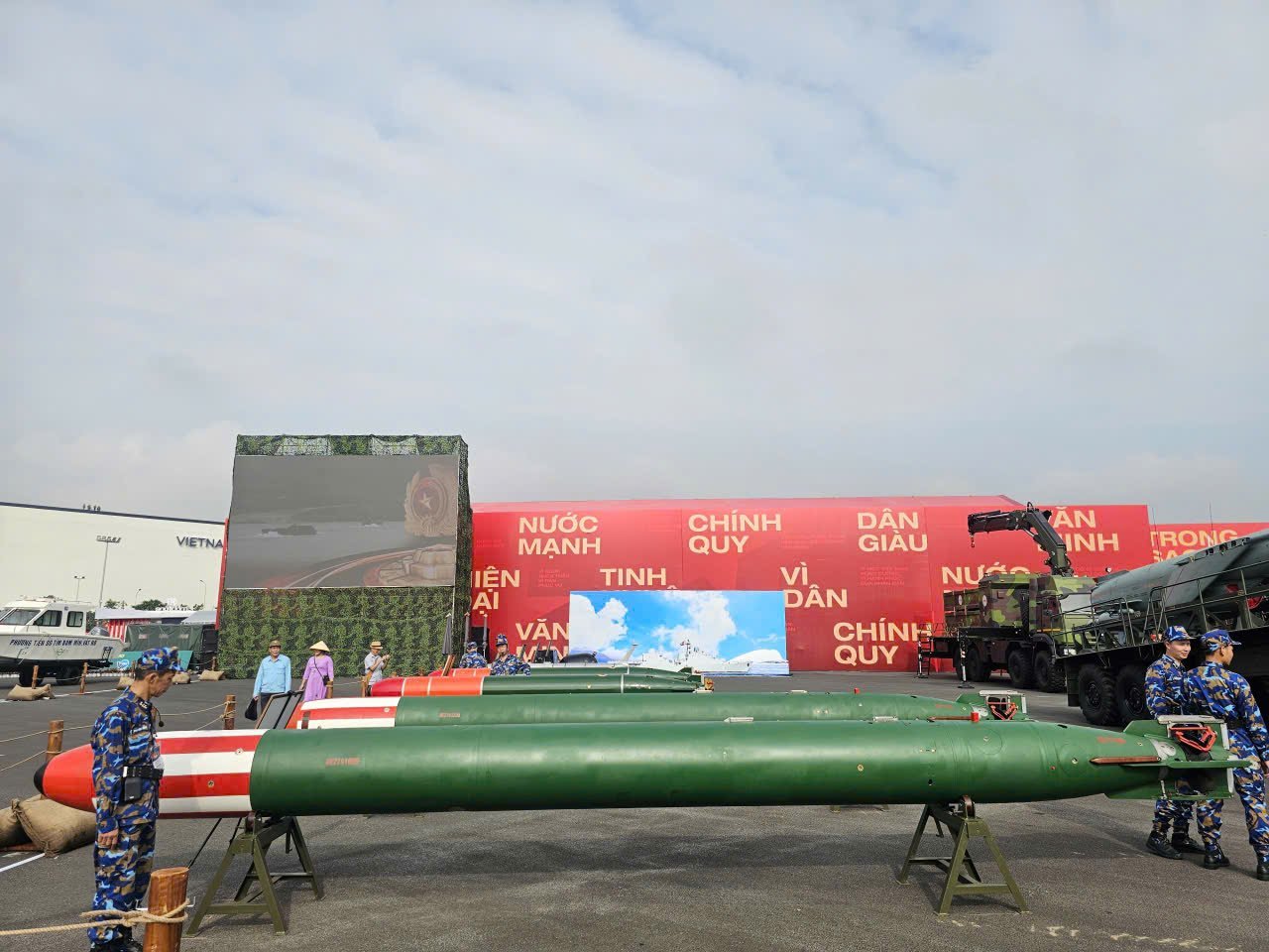 Triển lãm 80 năm Độc lập: Xe tăng , xe thiết giáp và ngư lôi lần đầu xuất hiện - Ảnh 15.