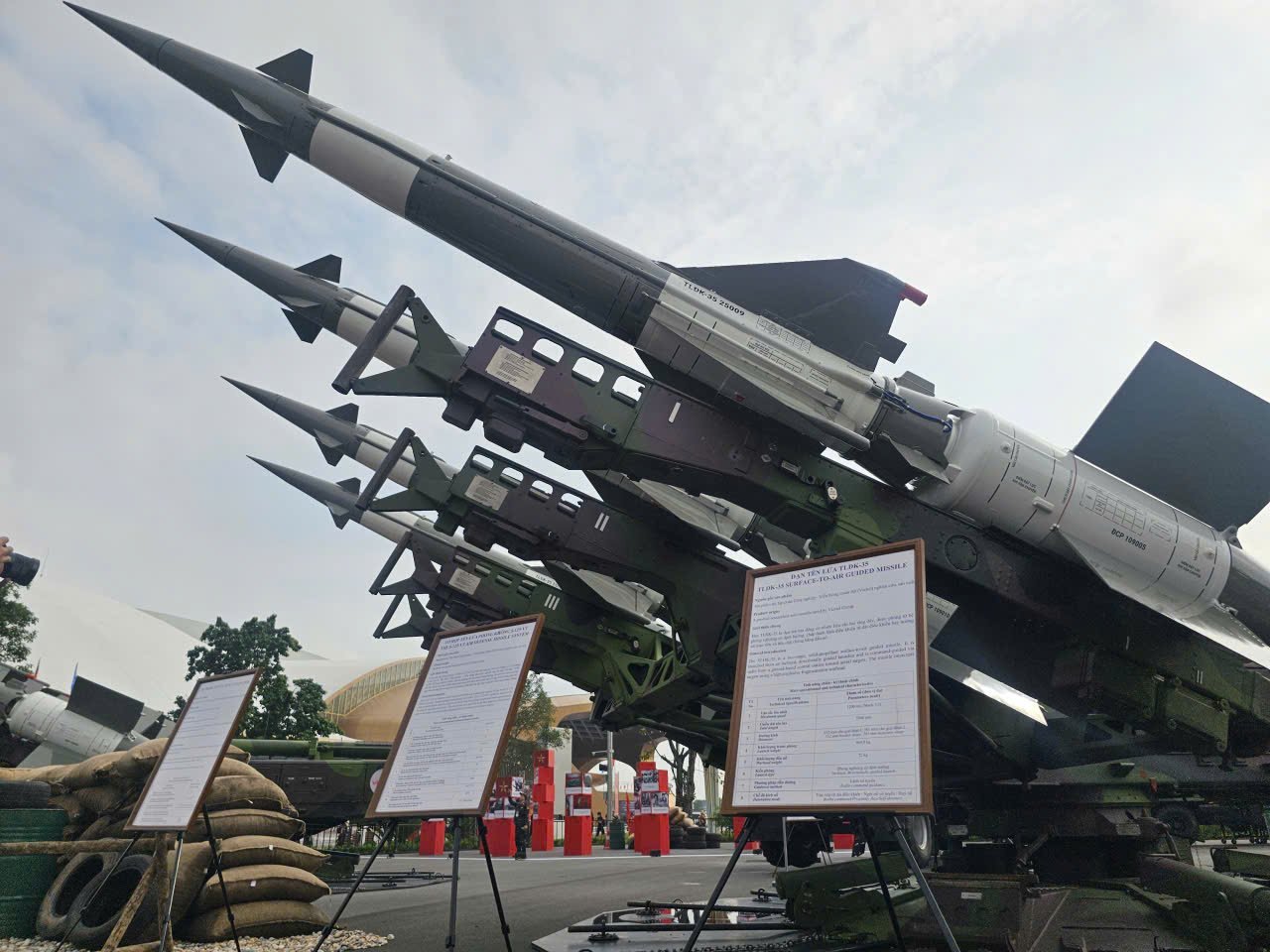 Triển lãm 80 năm Độc lập: Xe tăng , xe thiết giáp và ngư lôi lần đầu xuất hiện - Ảnh 20.