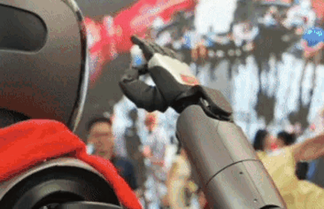 Robot hình người của VinMotion gây chú ý tại Triển lãm