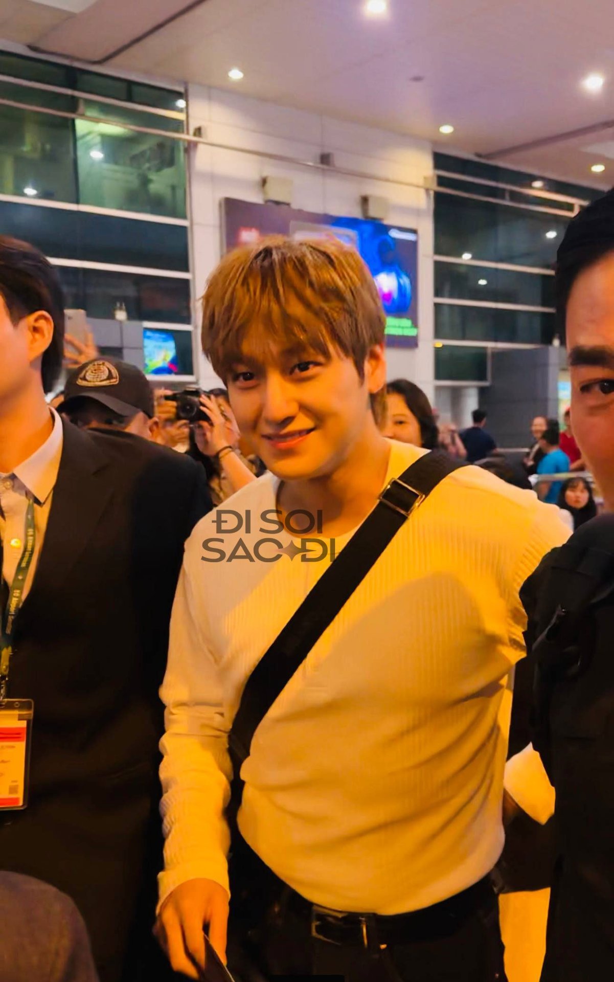 “Chồng iu” Kim Bum chính thức hạ cánh TP.HCM,