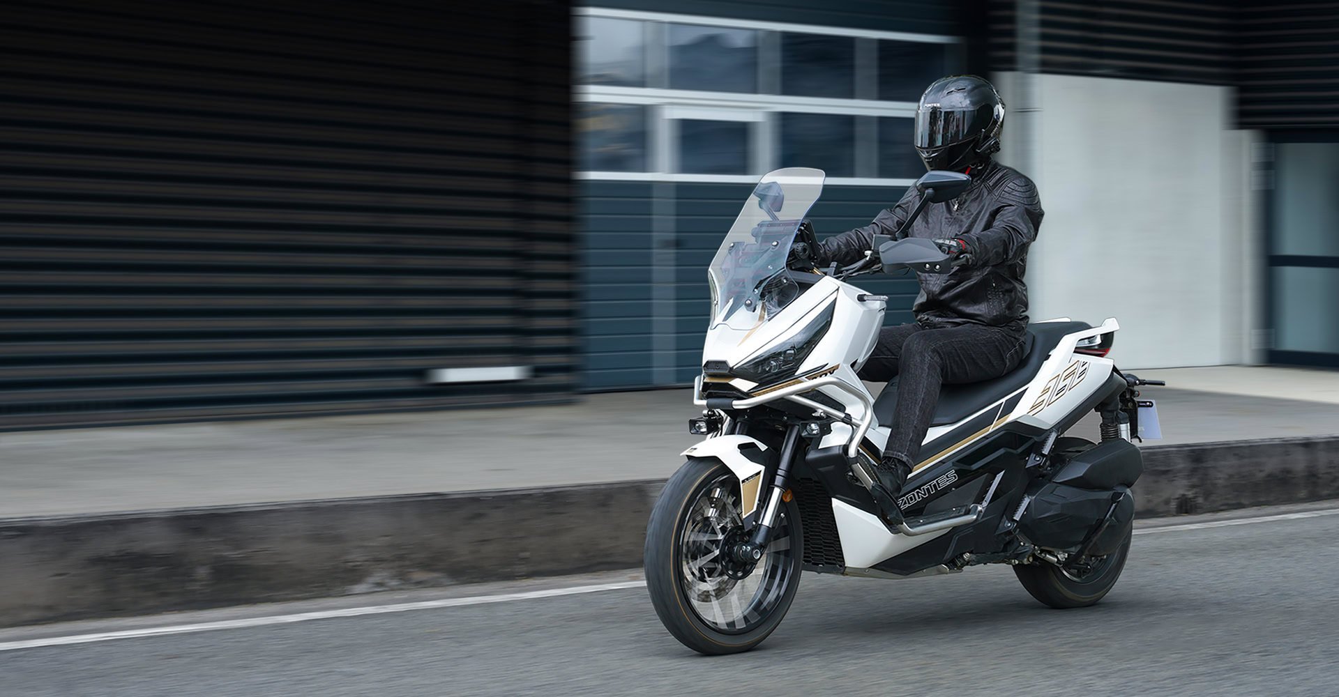 Vừa ra mắt Việt Nam xe tay ga dân phượt thích mê: Sức mạnh và công nghệ vượt xe Honda, Yamaha, giá rẻ hơn - Ảnh 1.