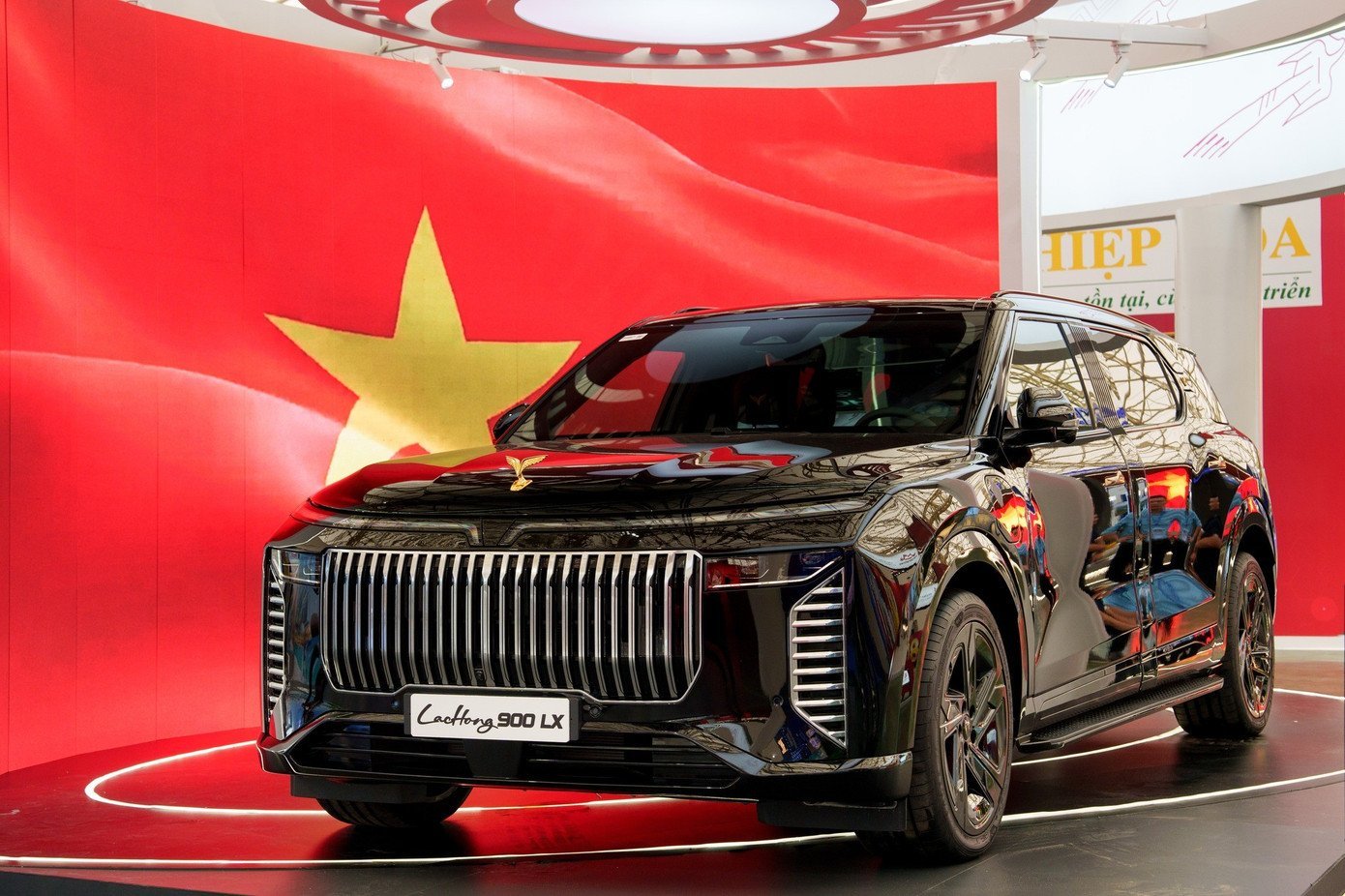 vinfast-lac-hong-900-lx.jpg