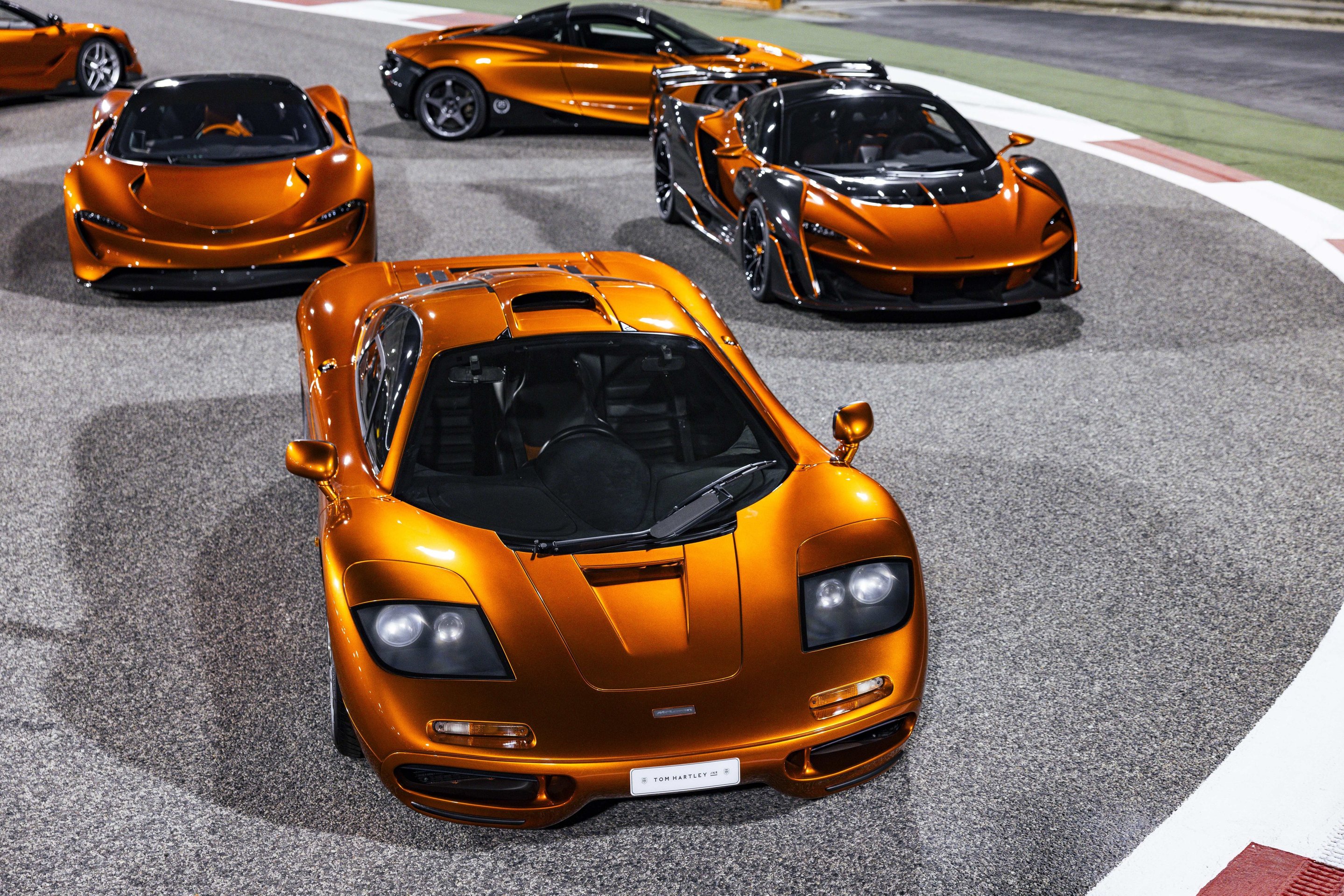 29-1756451849-dai-gia-bi-an-mua-si-bo-suu-tap-20-sieu-xe-mclaren.jpg