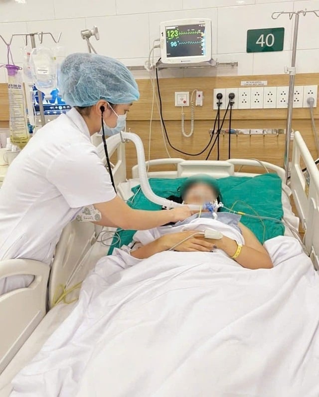 29-1756459391-2-nguoi-phu-nu-liet-toan-than-sau-khi-lam-dep-bang-botox-tai-nha.jpg