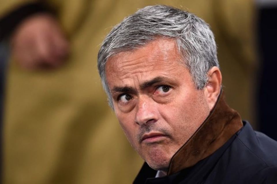 29-1756459736-mourinho-bi-sa-thai.jpg