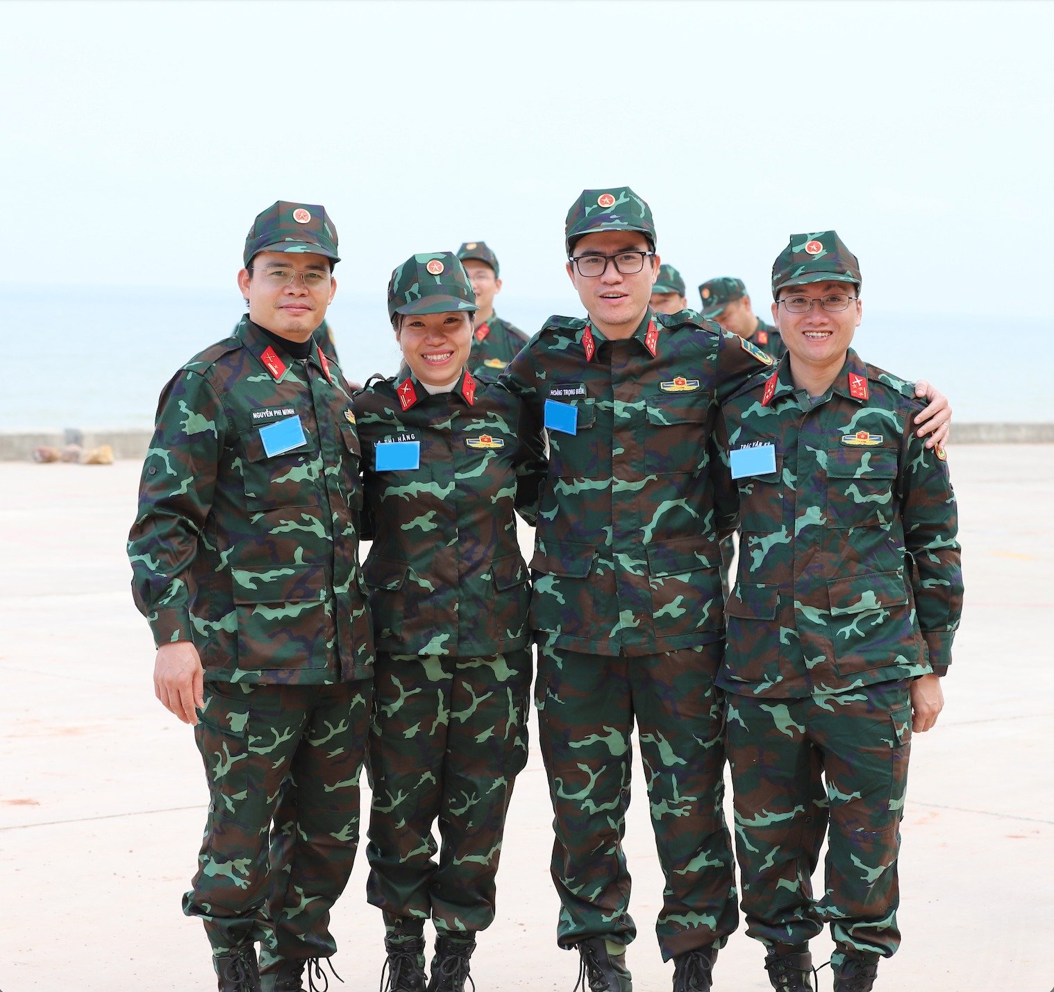 29-1756472266-nu-anh-hung-luc-luong-vu-trang-nhan-dan-dau-tien-cua-viettel-bong-hong-lam-nen-ky-tich.jpg