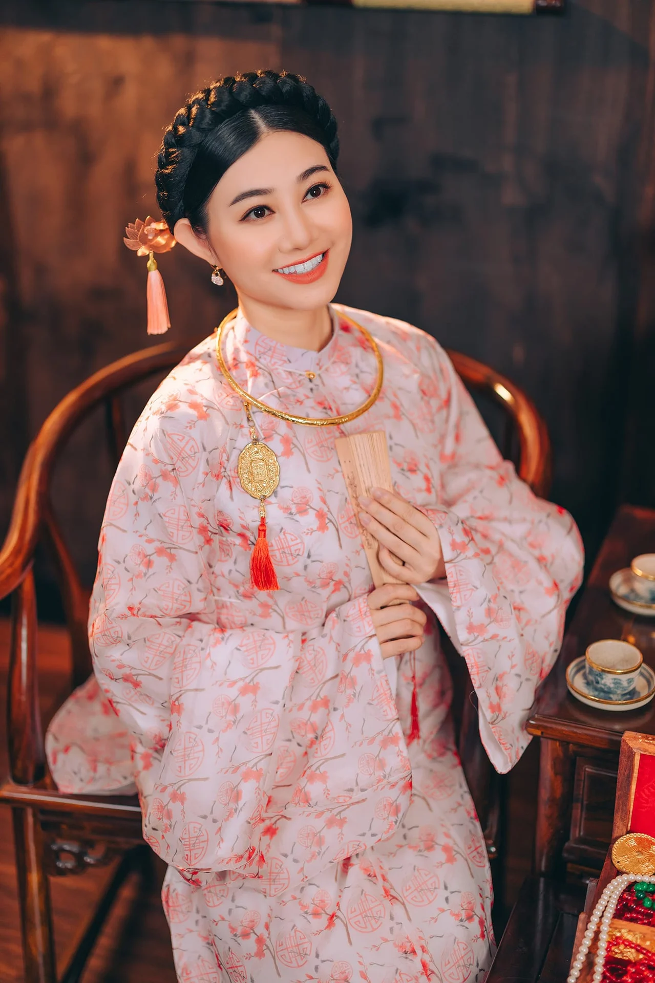 Nữ NSND giàu bậc nhất làng cải lương lần đầu công khai có chồng, ở biệt thự như cung điện, đi Roll Royce- Ảnh 2.