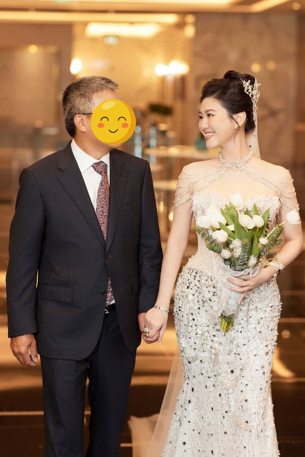 Nữ NSND giàu bậc nhất làng cải lương lần đầu công khai có chồng, ở biệt thự như cung điện, đi Roll Royce- Ảnh 8.