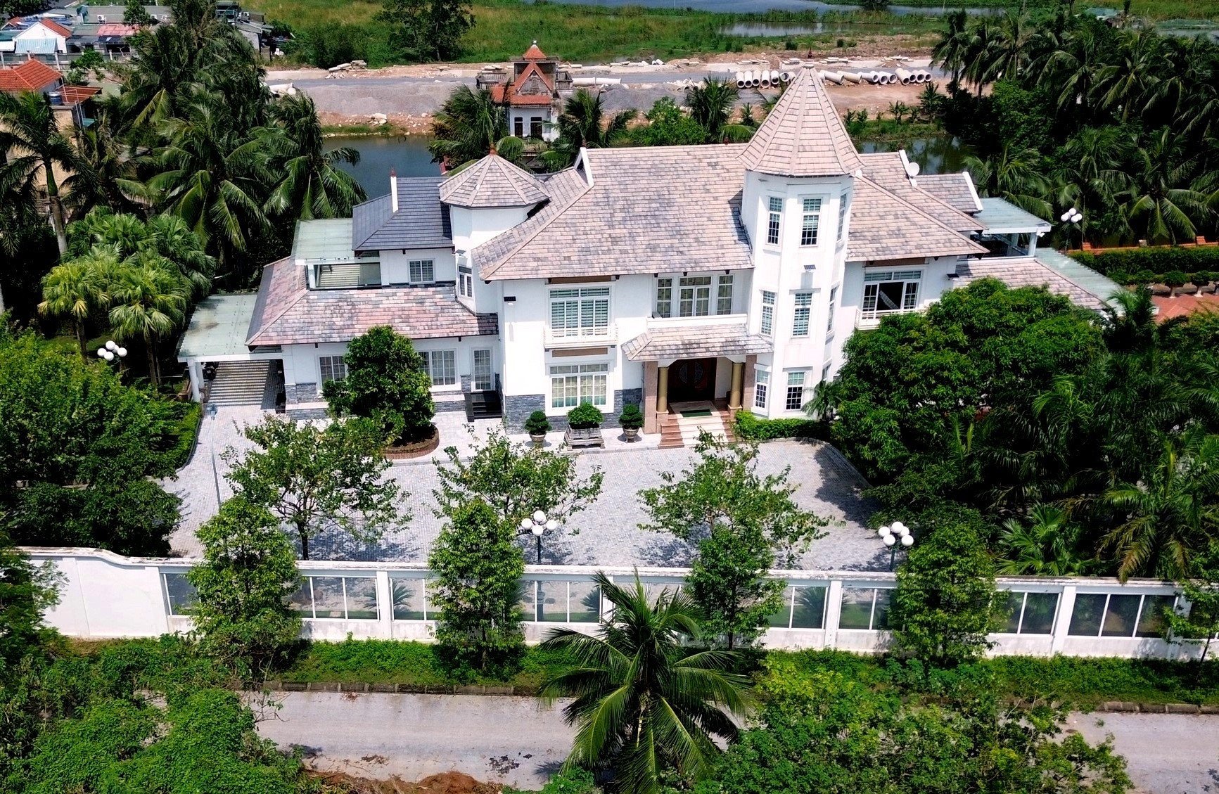 a6thú chơi xe tiền tỷ.jpg