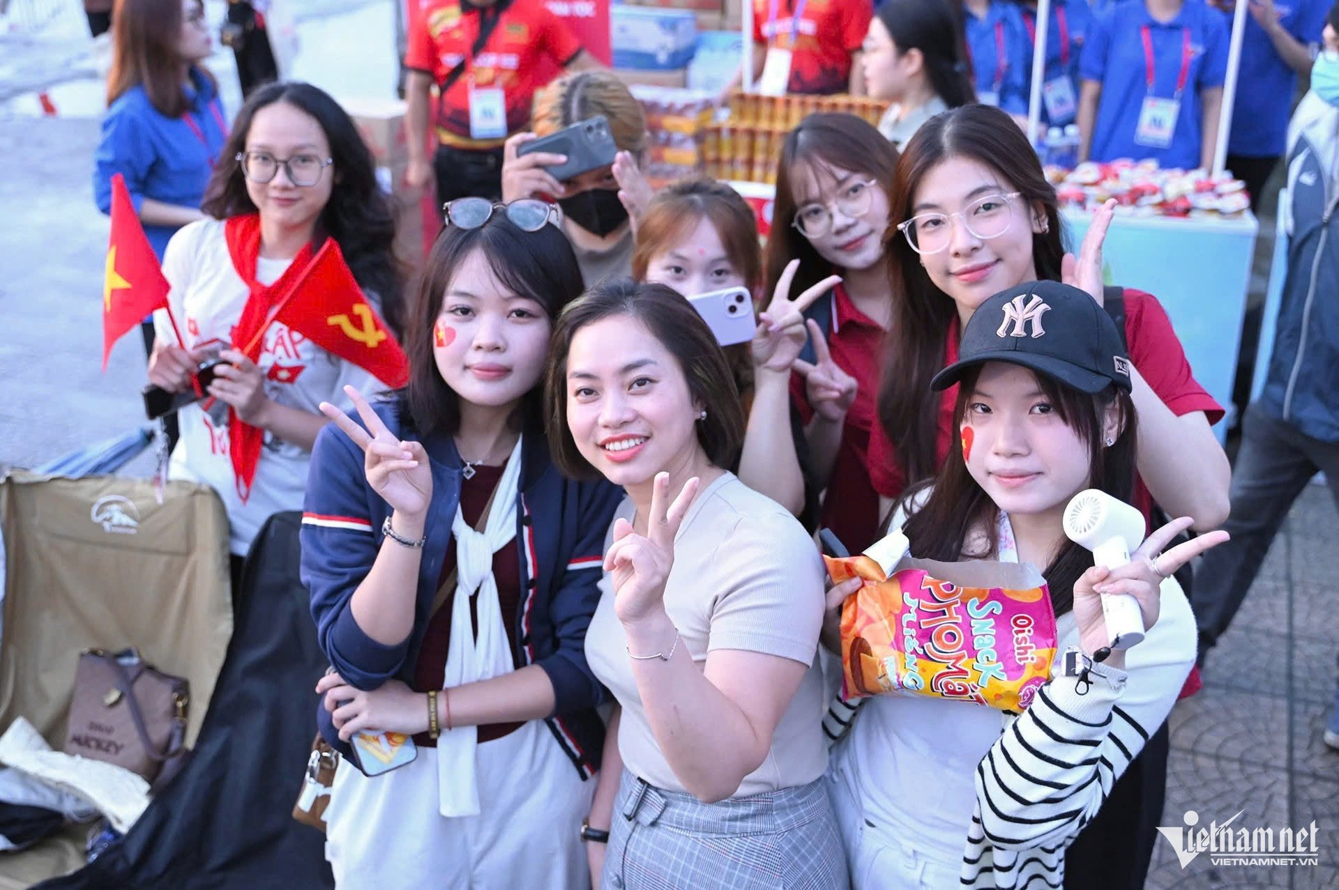 W-phao le.jpg