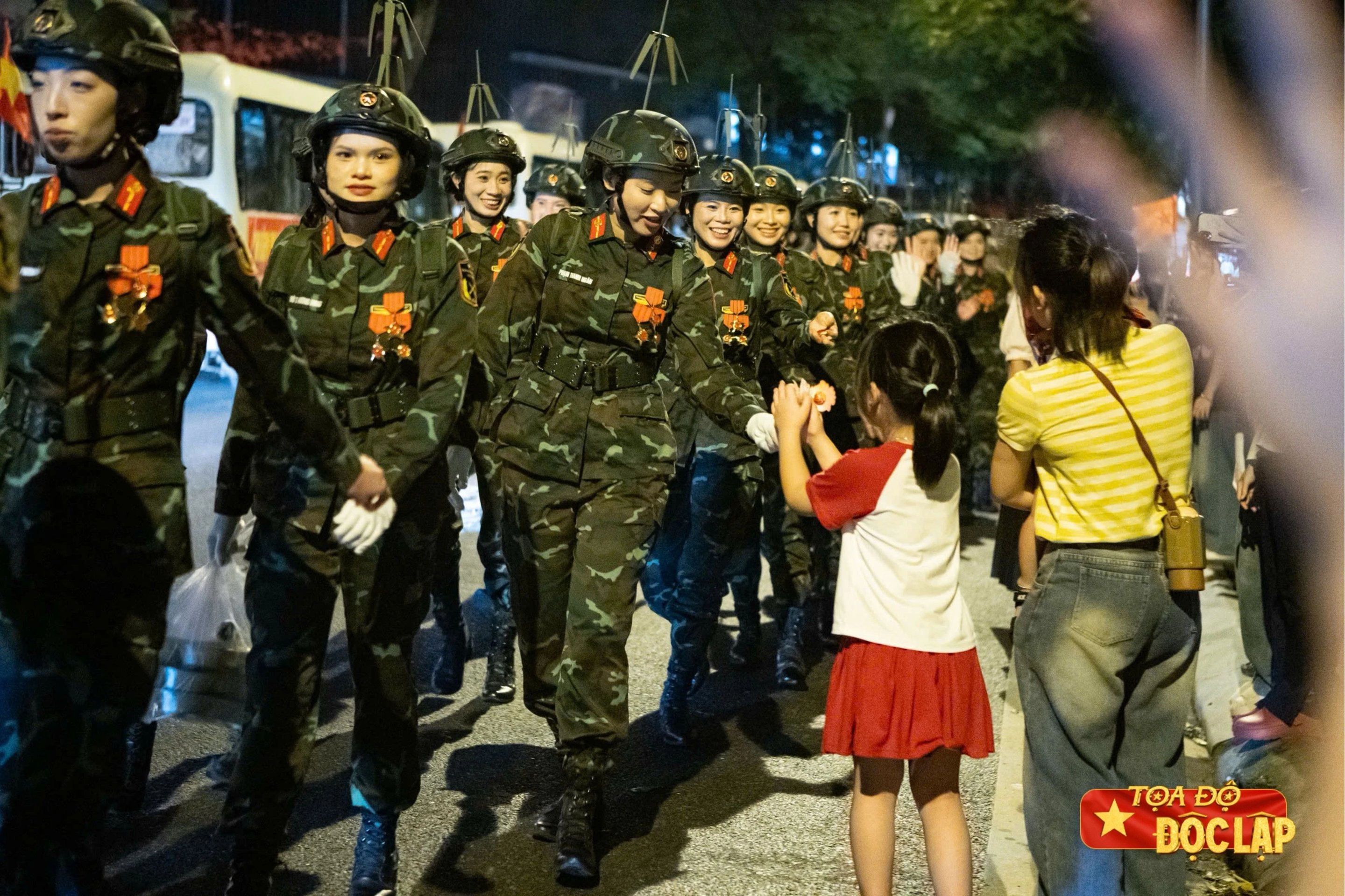 30-1756517214-buoc-chan-don-vang-cua-cac-khoi-dieu-binh-tien-ve-quang-truong-ba-dinh.jpg