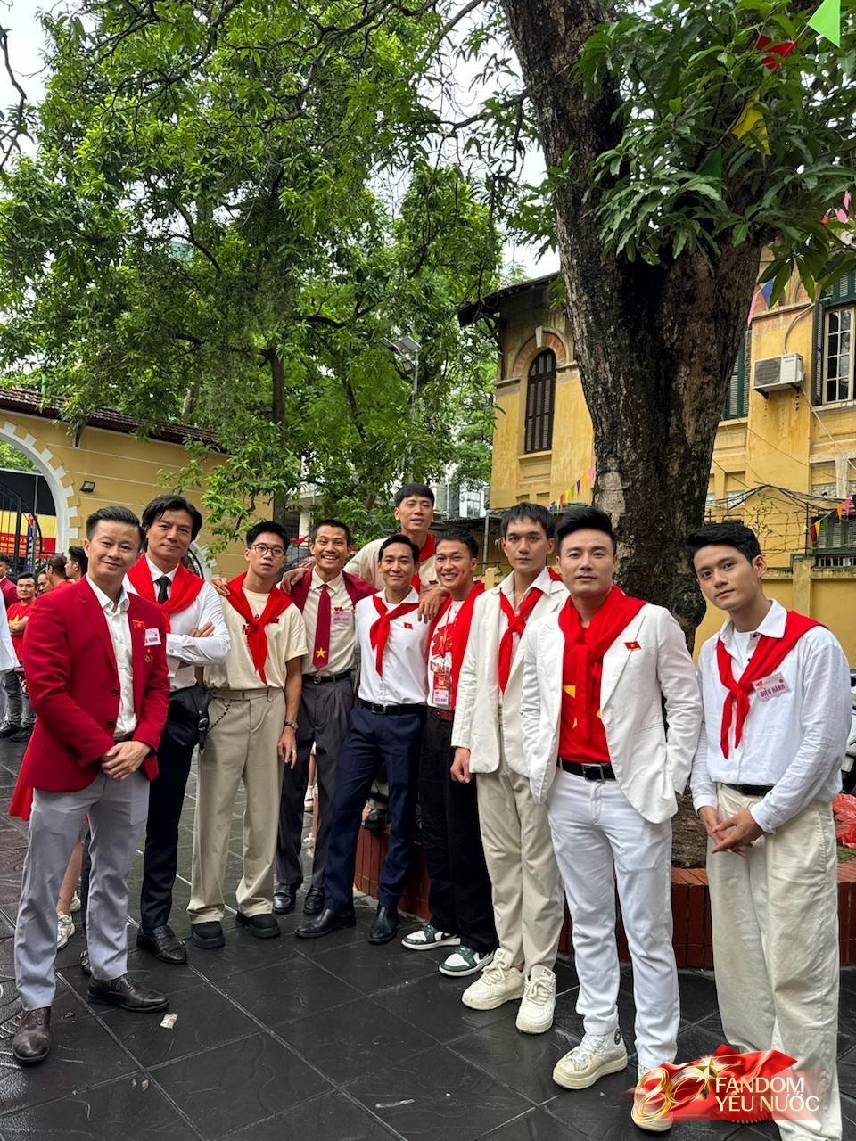 Dàn sao Mưa Đỏ
