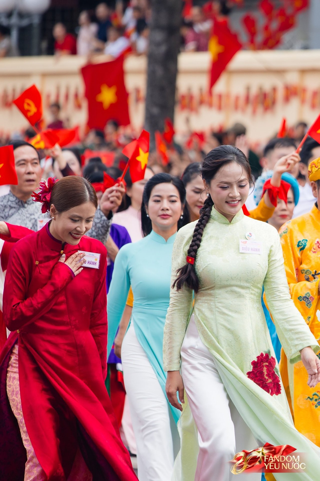 Trọn vẹn khoảnh khắc Khối nghệ sĩ tổng duyệt diễu hành: Chưa bao giờ nghệ sĩ Việt lại đẹp đến thế!- Ảnh 6.