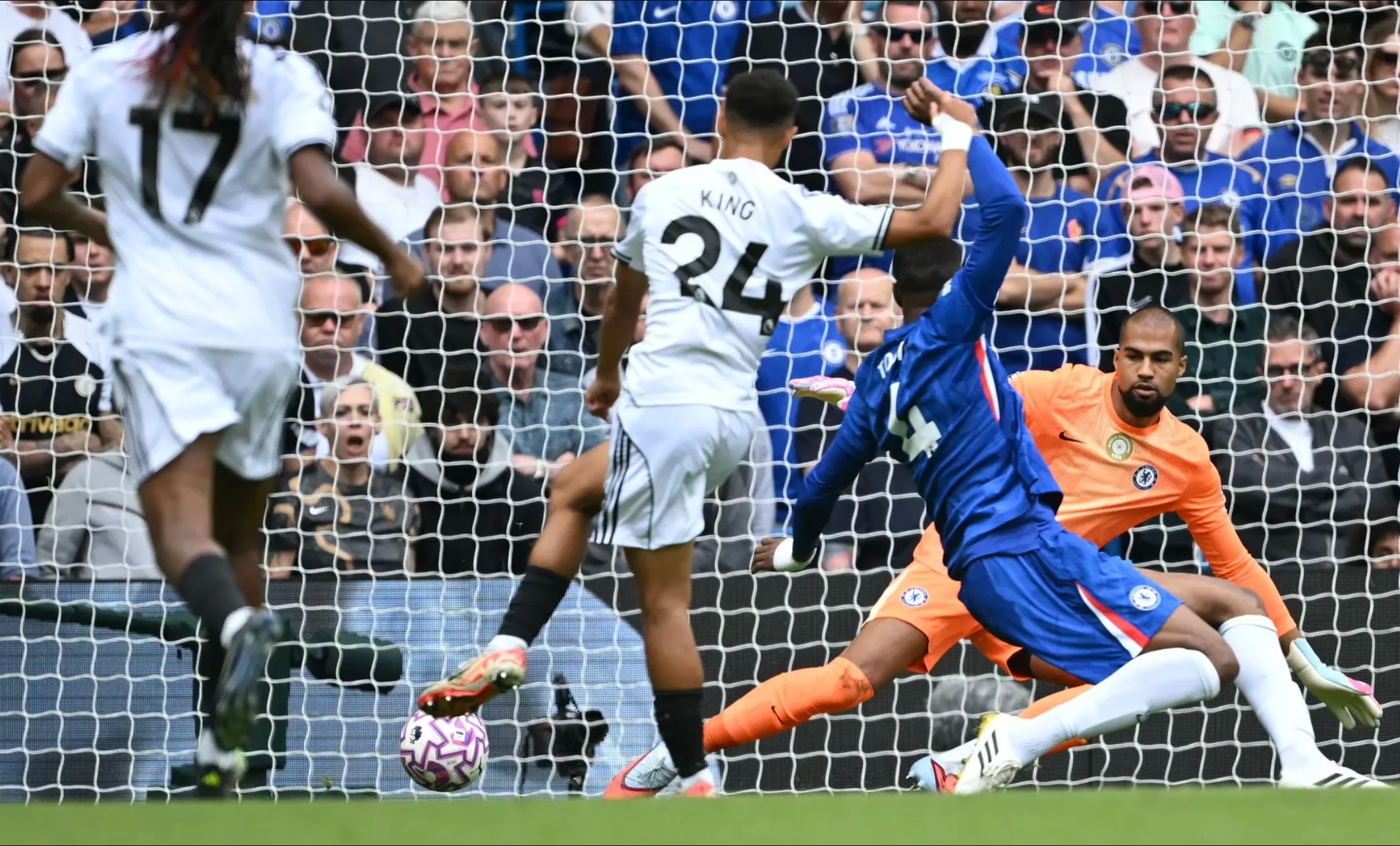 VAR gây tranh cãi, Chelsea thắng Fulham ở derby London- Ảnh 2.